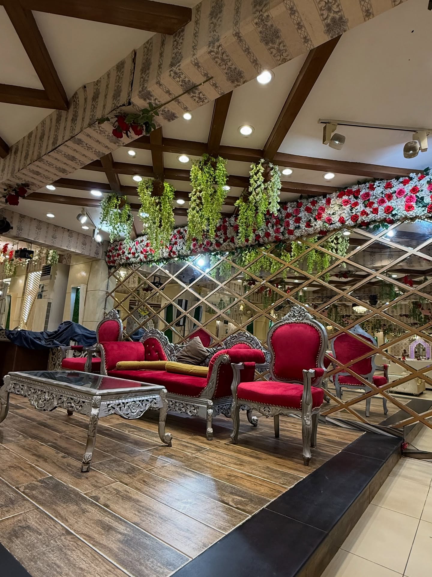 Glory Events Platinum & Gold Banquet wedding venue in Karachi — photo 1